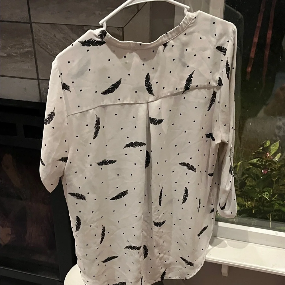 DR2 Black and White Feather Print Blouse - Picture 3 of 3